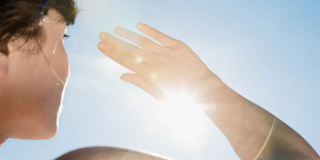 چگونه از شر آسیب های پوستی ناشی از آفتاب در امان باشیم