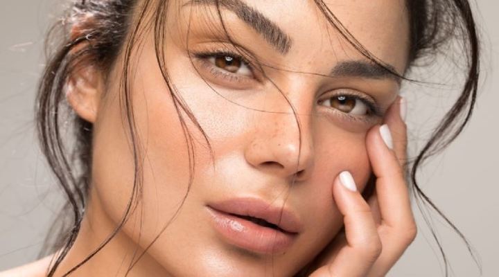 چطور میکاپ نچرال داشته باشیم؟ معرفی میکاپ آرتیست حرفه‌ای